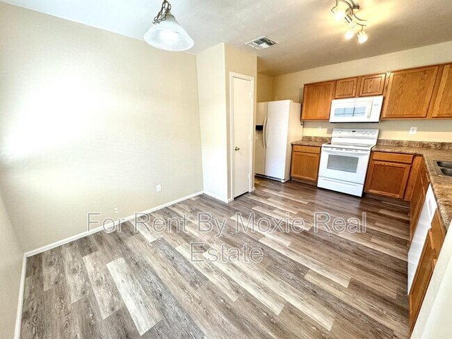 Foto del edificio - 43476 Colby Dr