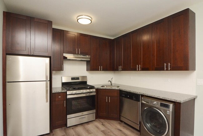 Foto del edificio - 727 Saint Johns Ave