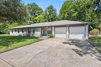 Building Photo - 2711 Santa Cruz Dr