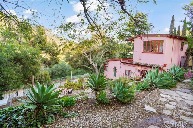Primary Photo - 353 S Topanga Canyon Blvd