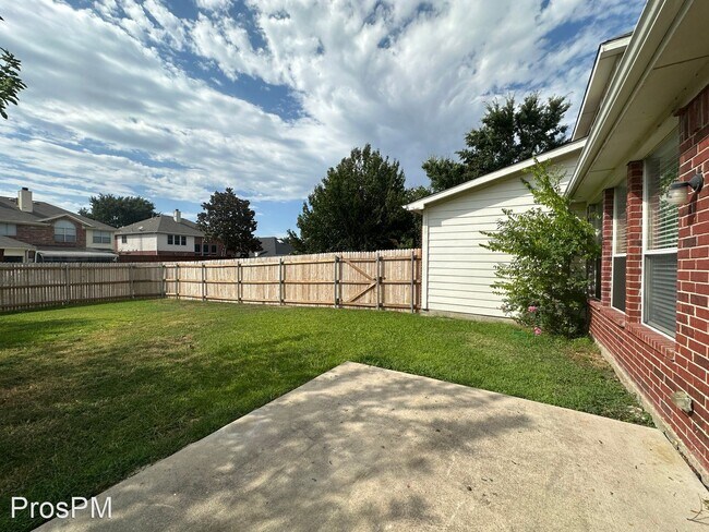 Foto del edificio - 5 br, 3 bath House - 3945 Indian Oaks Ln