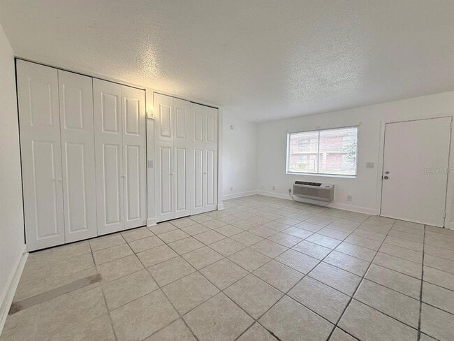 Building Photo - 3301 58th Ave S