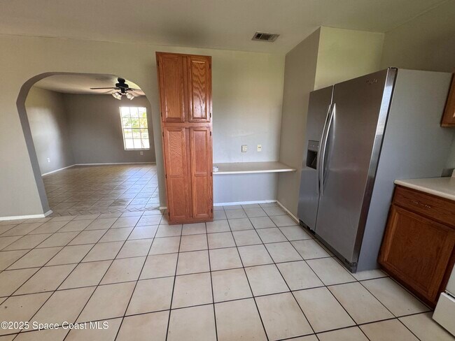 Foto del edificio - 1148 Newbern St NE