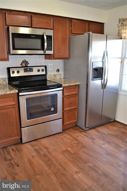 Foto del edificio - 8349 Windfall Rd