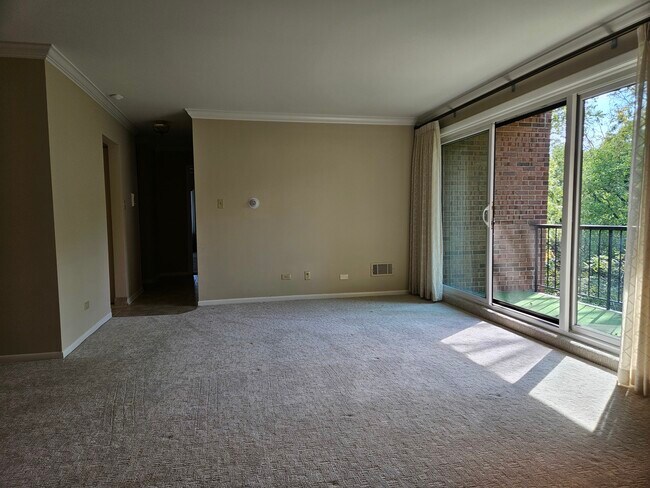 Foto del edificio - 7502 Farmingdale Dr