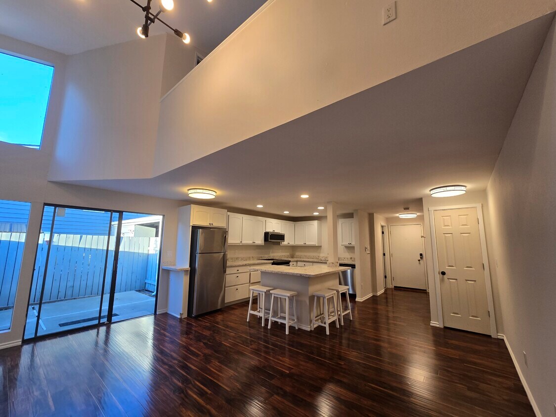 Primary Photo - 12512 SE 42nd St