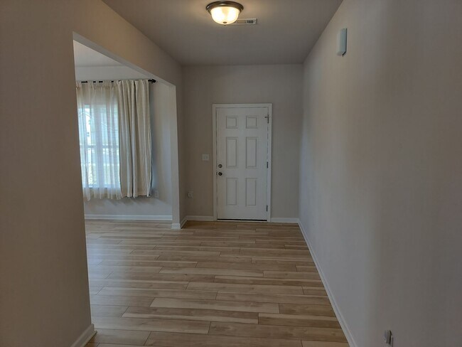 Foto del edificio - New Home on Old Barn Rd.