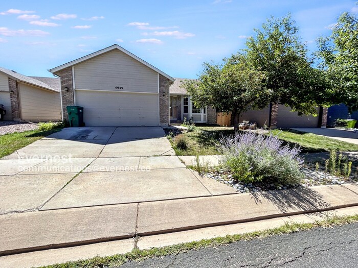 Foto principal - 4939 Chariot Dr