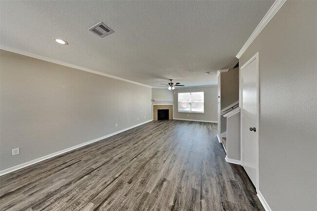 Foto del edificio - 16838 Blackberry Lily Ln