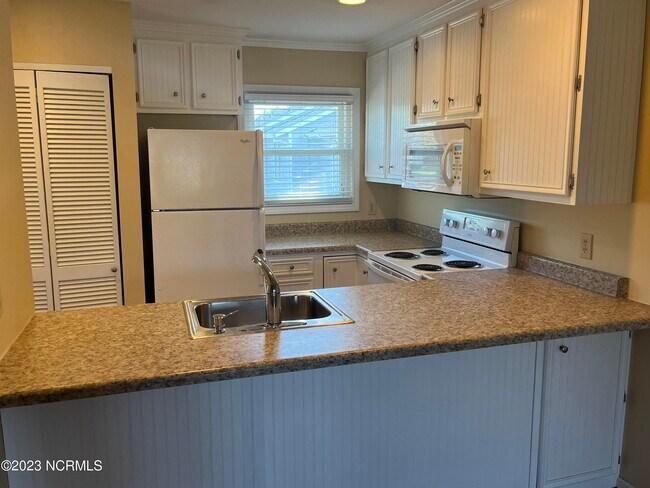 Building Photo - 2508 Flint Dr