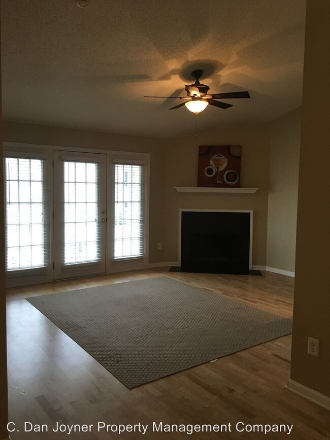 Building Photo - 206 Pelham Square Way