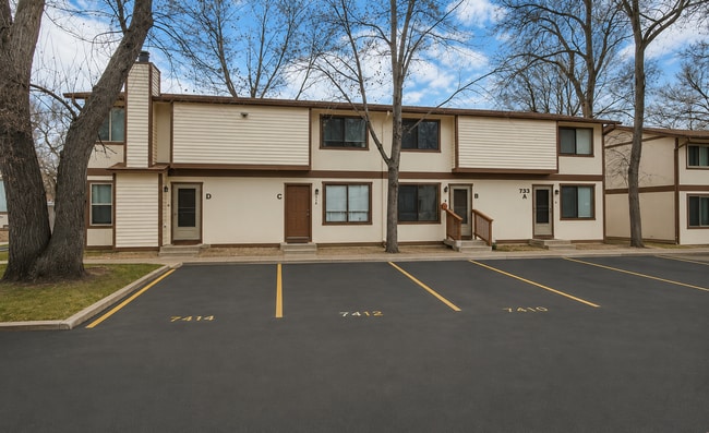Easy Low Maintenance Living 2 bed 1 bath - Easy Low Maintenance Living 2 bed 1 bath House