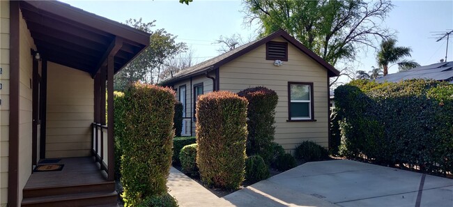 Building Photo - 808 Cedar St