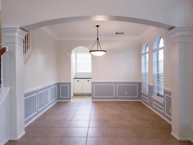 Building Photo - 16818 Canyon Ridge Dr