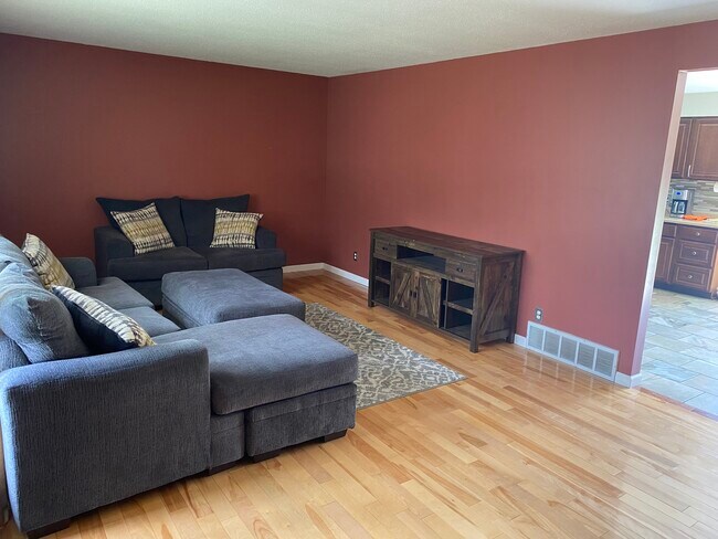 Building Photo - 1149 Knoll Crest Ct