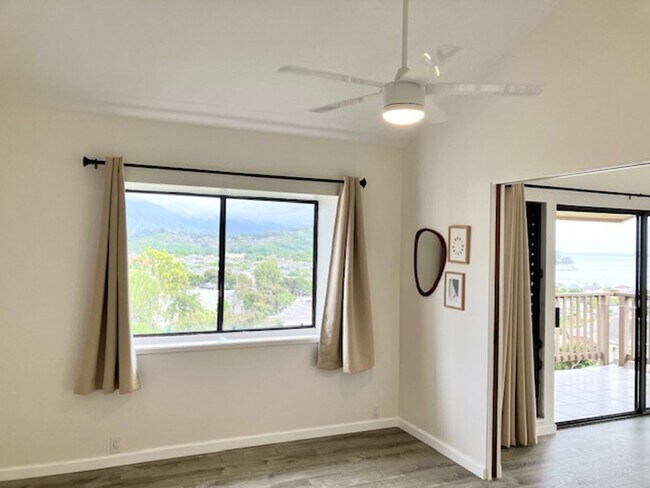 Foto del edificio - $3,300 2-Bed/2-Bath/2-Parking Townhouse in...