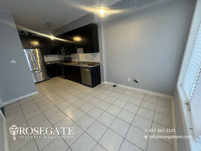 Building Photo - Spacious 3+1 Bedroom Freehold Townhouse with Garage & Fenced Backyard in Brampton