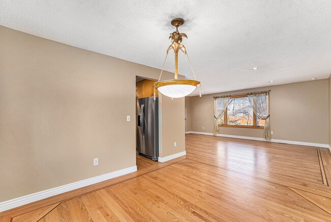 Building Photo - Spacious 4 bedroom home in the heart of Virginia Village!