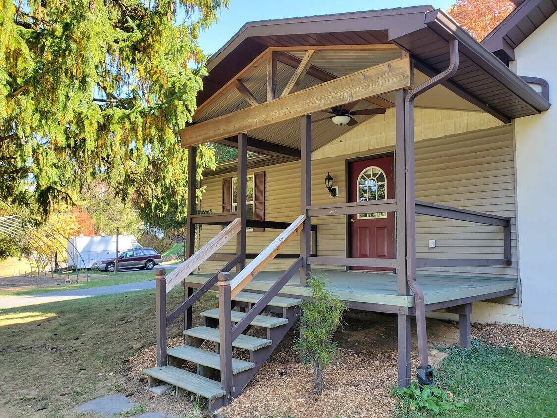 Primary Photo - 237 Lake Rd
