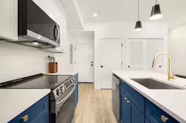 Building Photo - 1630 K St NE