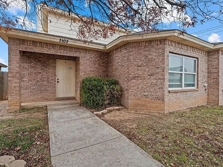 Foto principal - 3102 109th St