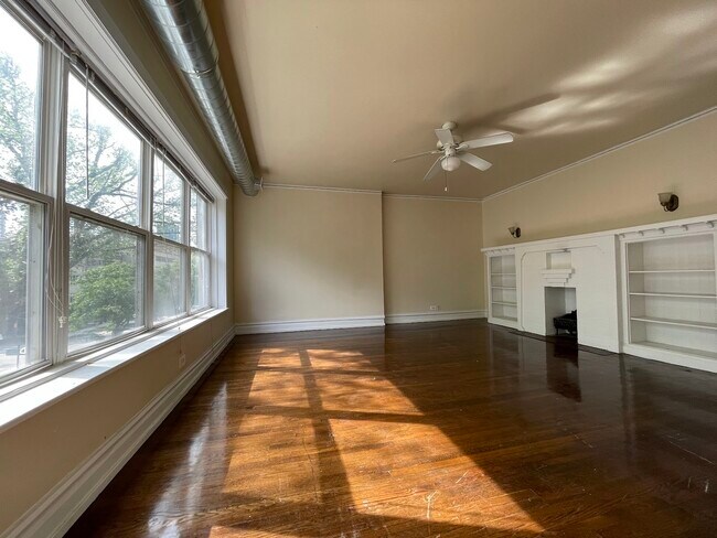 Foto del edificio - 5808 N Winthrop Ave
