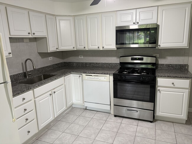 Building Photo - 509 Dempster St