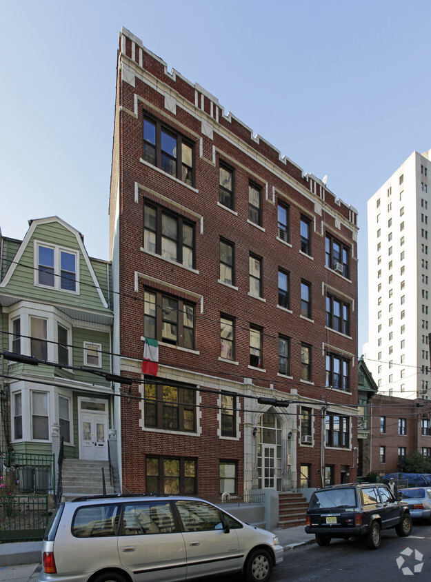 Building Photo - 101 Clifton Pl