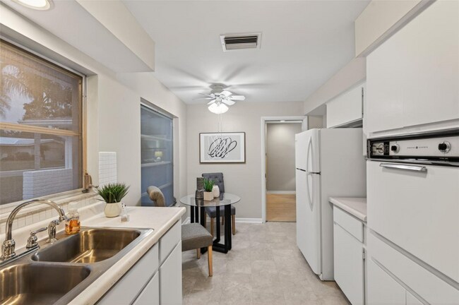 Building Photo - 13924 Barbados Dr