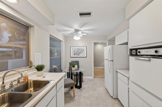 Foto del edificio - 13924 Barbados Dr