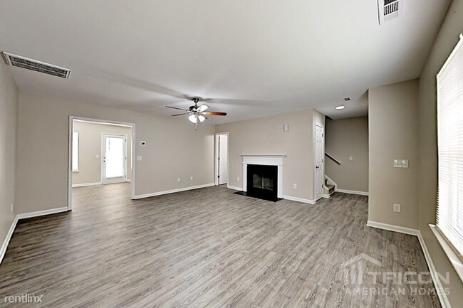 Foto del edificio - 1489 Mitchell Glen St