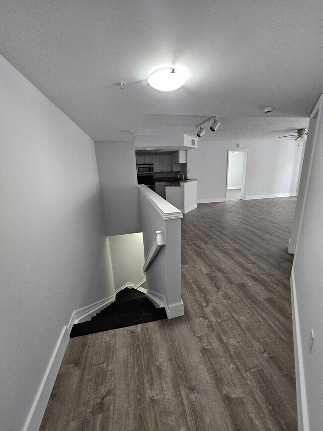 Foto del edificio - 1100 Crestwood Ct S