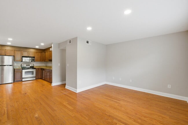 Building Photo - 1240 Fairmont Ave