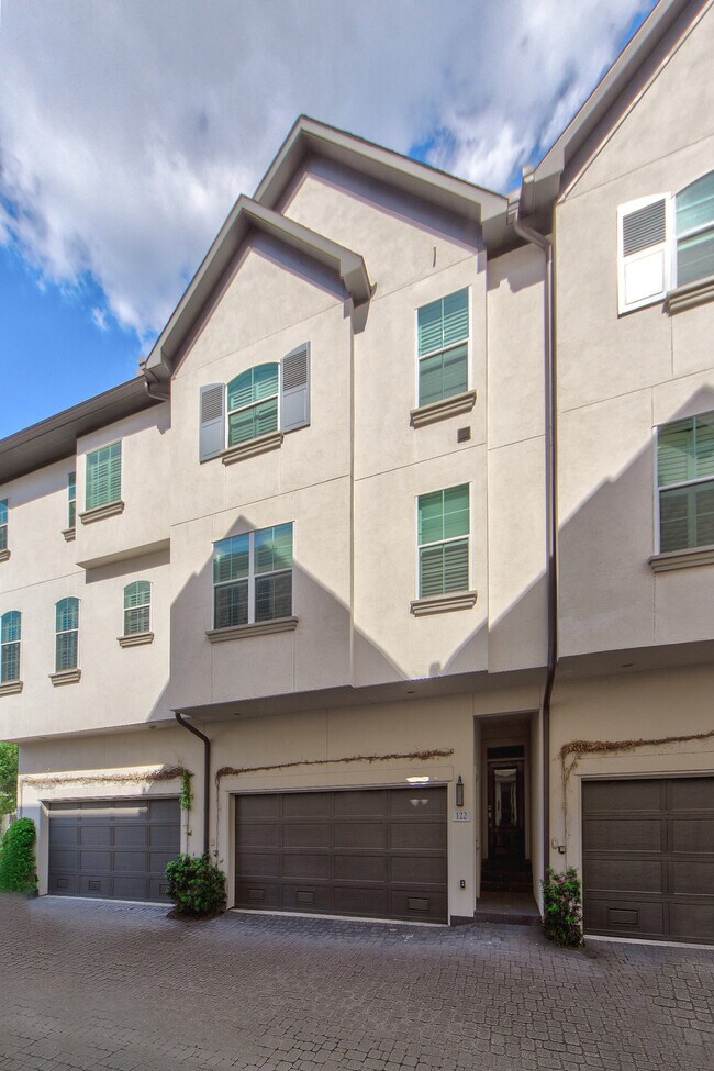 Building Photo - 4031 Bellefontaine St