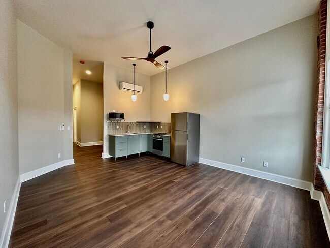 Building Photo - Modern Living with a Touch of Historic Charm