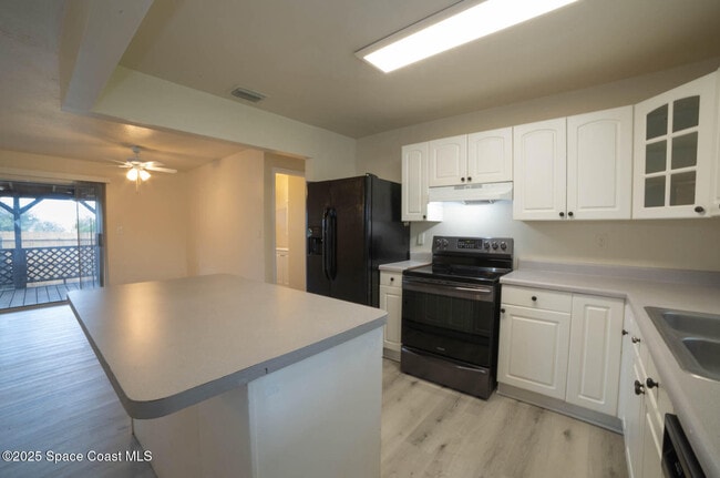 Foto del edificio - 950 Alford St