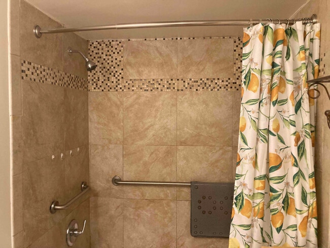 Photo - 107 NE 8th St Apartment