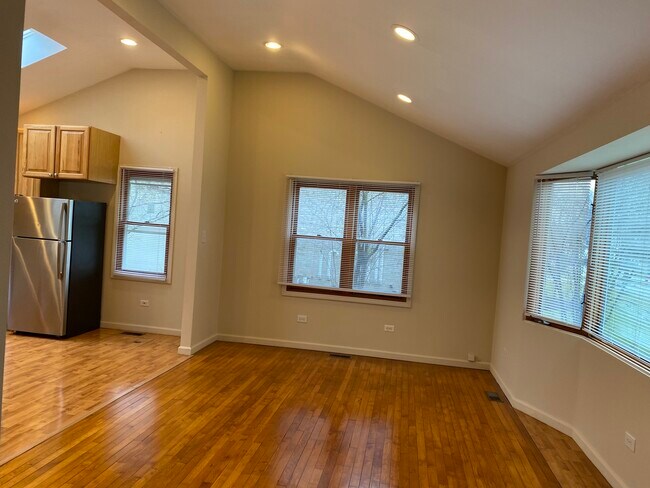 Foto del edificio - 2260 Woodlawn Rd