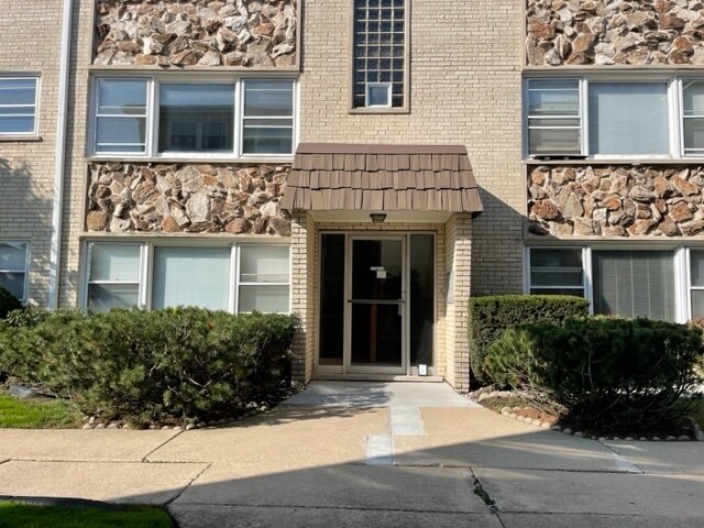 Foto del edificio - 8550 W Lawrence Ave