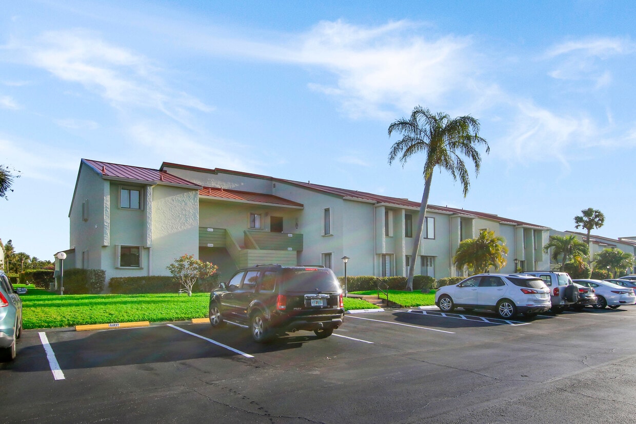 5463 SE Miles Grant Rd Unit 101, Stuart, FL 34997 Condo for Rent in