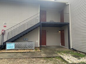 Building Photo - 1123 Southwood Dr