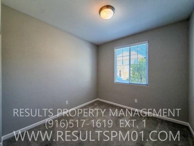 Building Photo - Rocklin 4 Bed 3 Bath Solar Home