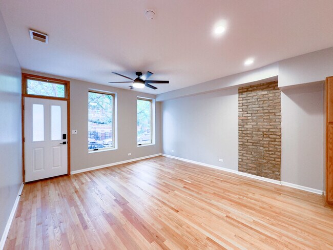 Foto del edificio - 1426 N Bosworth Ave