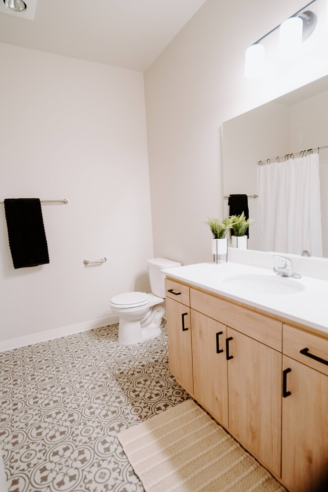 Cuarto de baño para huéspedes - Northplace Apartment Homes