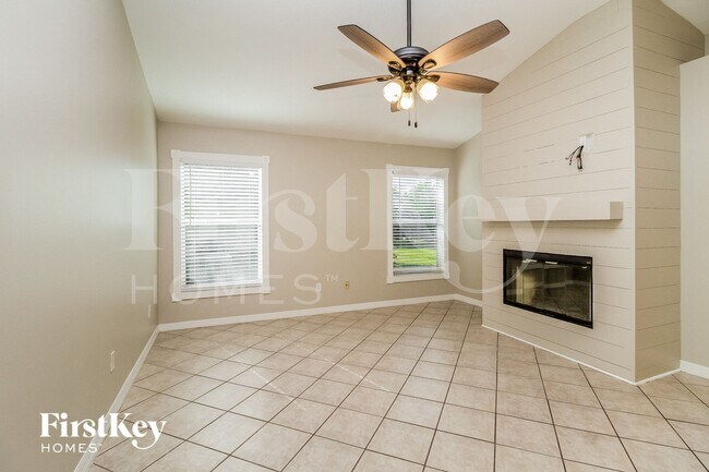 Foto del edificio - 813 Arbor Hill Cir