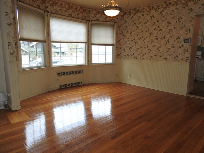 Dining Room - 683 Clove Rd
