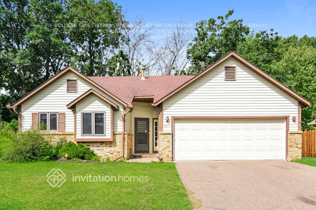 Primary Photo - 1609 Lakewood Dr N