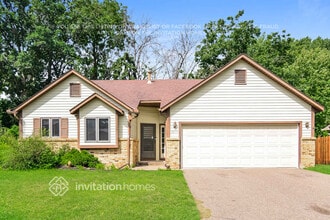Building Photo - 1609 Lakewood Dr N