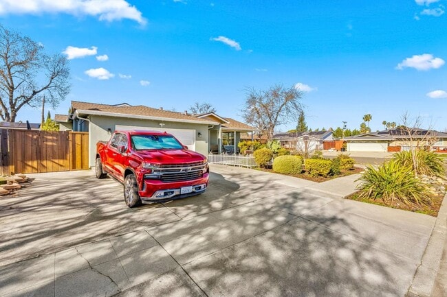 Foto del edificio - 5825 Laguna Seca Way