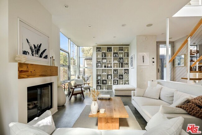 Foto del edificio - 844 California Ave